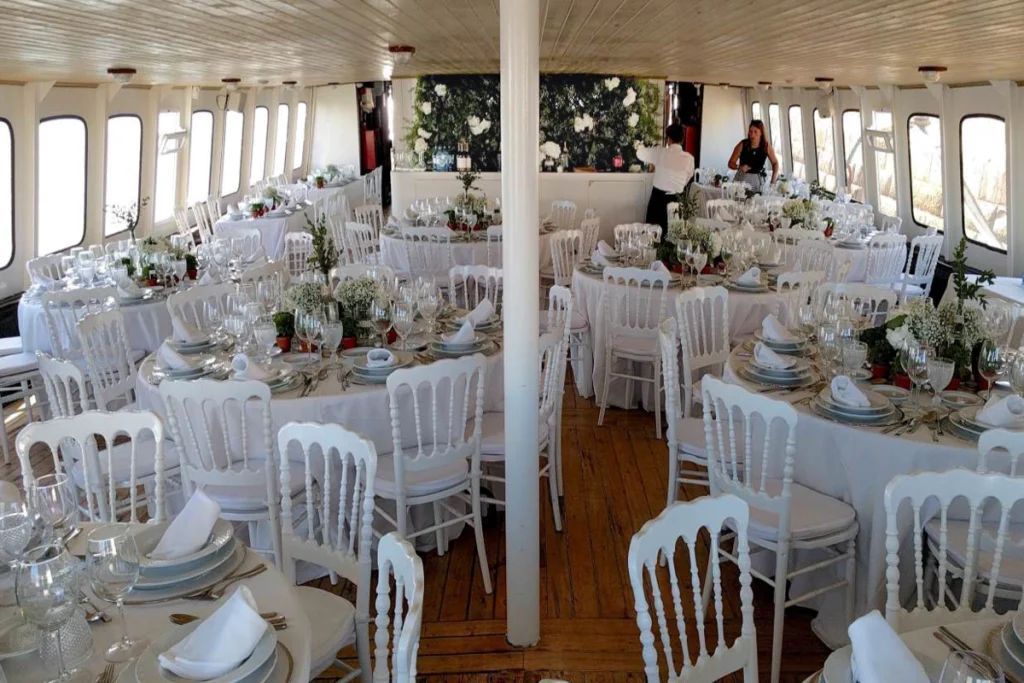 barco Boat-Style-Wedding